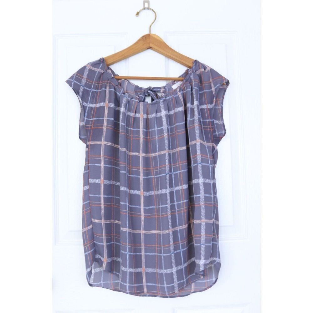 LC Lauren Conrad Women Tie Neck Pleated Tunic Shirt Sz M Gray Plaid Short Sleeve